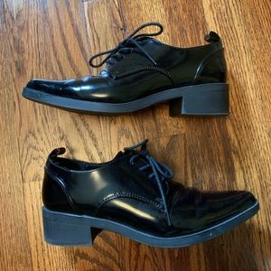 Shiny Faux Leather Oxfords